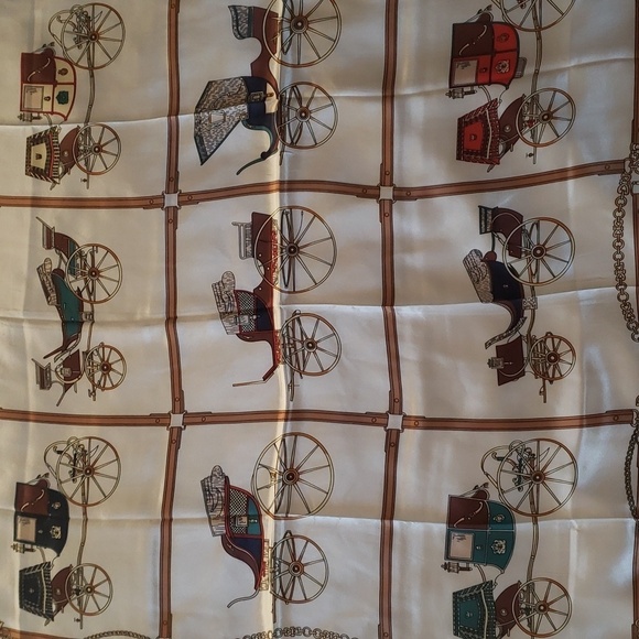 R-1226- Women's Scarf Blue Brown Red Green Cream Colors NWT - Picture 10 of 10